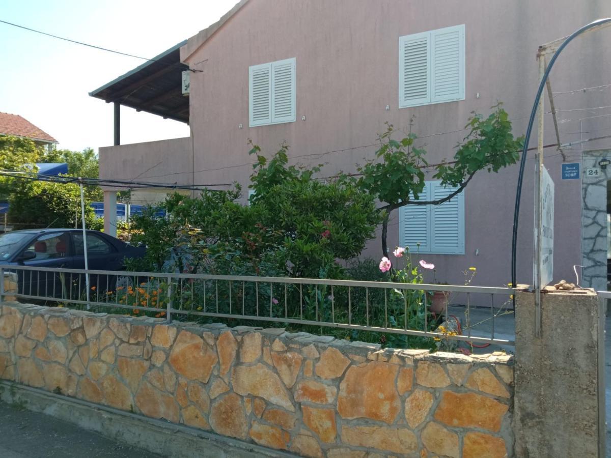 Guesthouse Eljuga Family Stari Grad  Exterior foto
